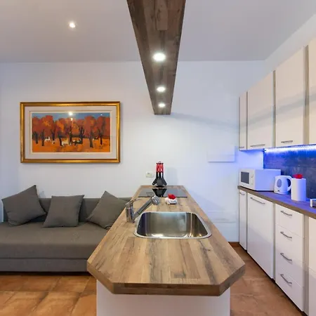 Estudio Con Wifi, Piscina Y Con El Dormitorio Creado En Una Cueva Natural * Fasnia