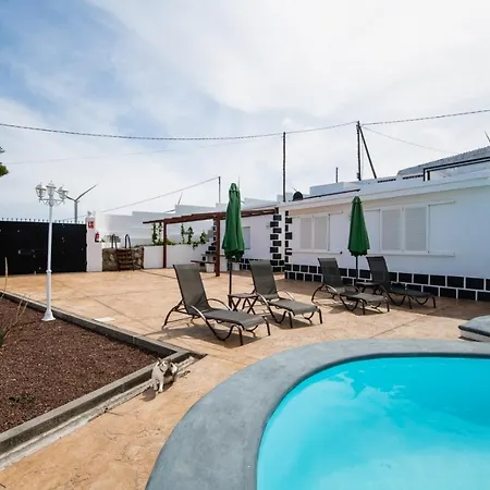 Apartment Estudio Con Wifi, Piscina Y Con El Dormitorio Creado En Una Cueva Natural