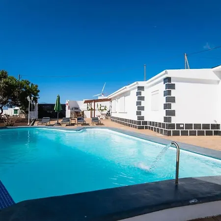 Estudio Con Wifi, Piscina Y Con El Dormitorio Creado En Una Cueva Natural Apartmán Fasnia