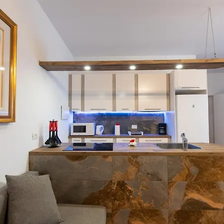 Apartment Estudio Con Wifi, Piscina Y Con El Dormitorio Creado En Una Cueva Natural Fasnia