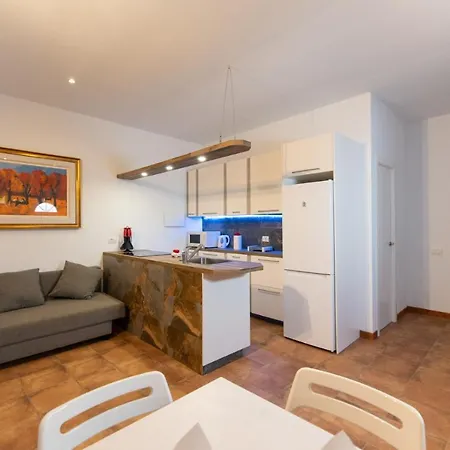 Apartment Estudio Con Wifi, Piscina Y Con El Dormitorio Creado En Una Cueva Natural