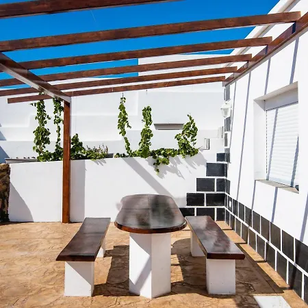 Estudio Con Wifi, Piscina Y Con El Dormitorio Creado En Una Cueva Natural Fasnia
