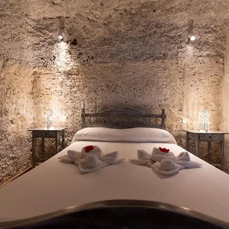 Apartament Estudio Con Wifi, Piscina Y Con El Dormitorio Creado En Una Cueva Natural