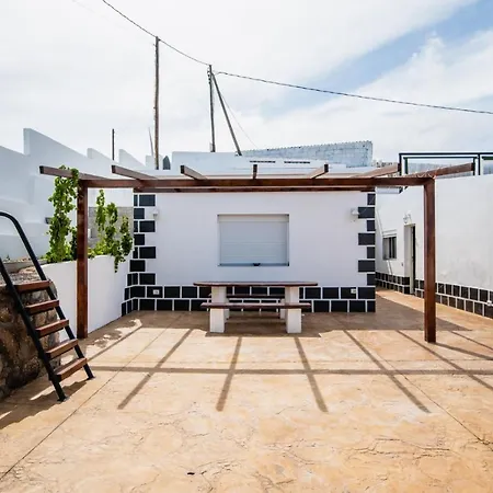 Estudio Con Wifi, Piscina Y Con El Dormitorio Creado En Una Cueva Natural *