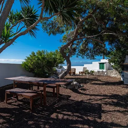 Estudio Con Wifi, Piscina Y Con El Dormitorio Creado En Una Cueva Natural * Fasnia